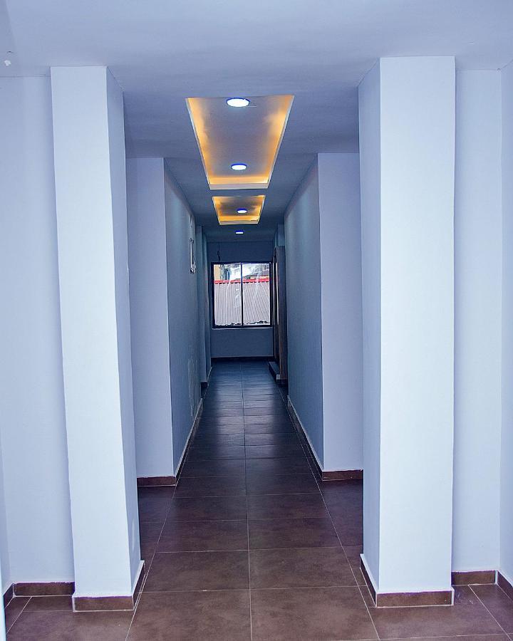 Hotel Capitol อีเคจา ภายนอก รูปภาพ
